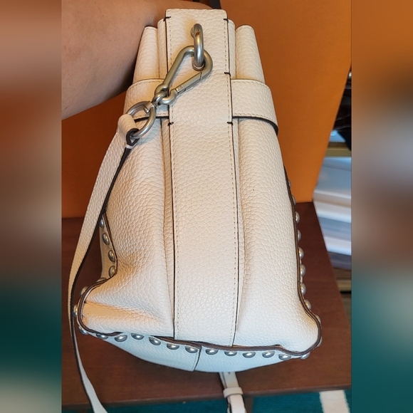 Coach White Pebbled Swagger 33 Satchel Bag - Picture 11 of 13
